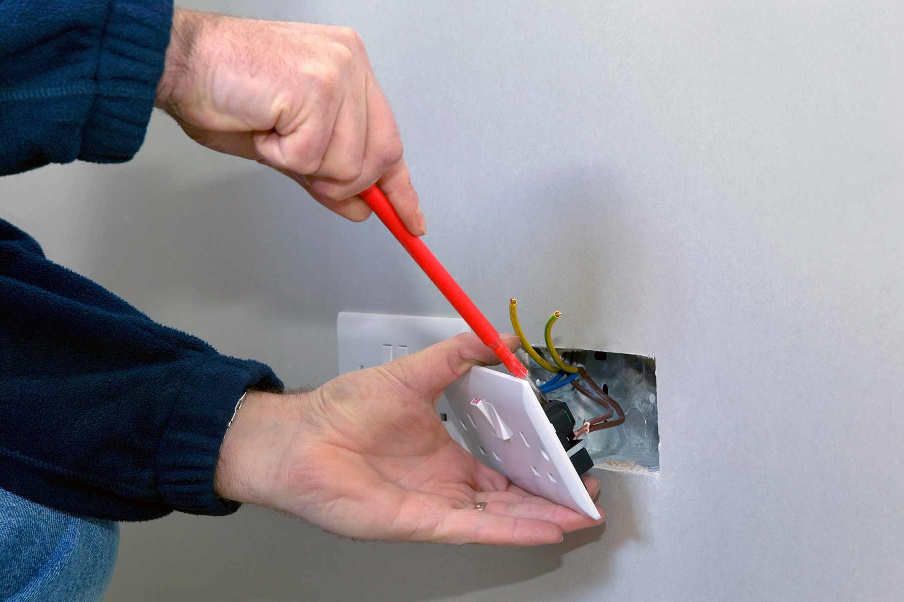 Our electricians can install plug sockets for domestic and commercial proeprties in Greenwich Peninsula and the local area. 